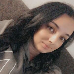 Meet your Posher, Cassandra